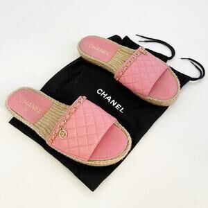 Chanel Pink Quilted Leather Chain CC Logo Espadrille Slide Sandals EU 38